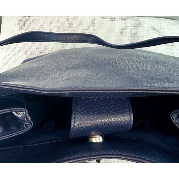 Kenneth Cole Reaction Navy Purse Lock And Zip Sides - Picture 8 of 11